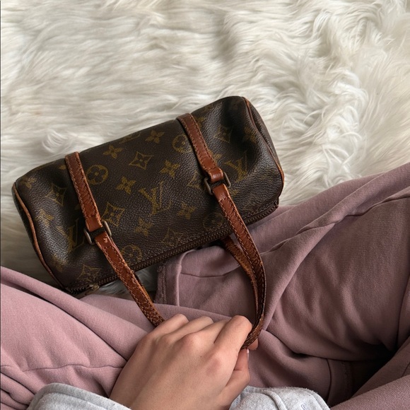 Louis Vuitton Vintage Papillon Handbag - Picture 12 of 14